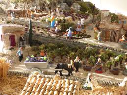 La Creche 2017 De Christian Et Marie Christine De Marignane 1ere Partie Santons Et Creches De Provence Creche Santon Creches