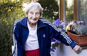 Nastopila je na poletnih olimpijskih igrah v letih 1948, 1952, 1956 in 1960, leta 1952 je osvojila naslov olimpijske prvakinje v metu kopja, leta 1960 srebrno medaljo, leta 1956 je bila četrta, leta 1948 pa sedma. Zatopkove Velky Sen Jeste Naposledy Se Probehnout Po Louce Zda Bude Volit Cssd Si Jeste Rozmysli Ostatni Sporty Lidovky Cz