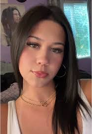 Allie Beal's Instagram, Twitter & Facebook