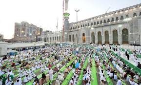 Family performing umrah in makkah & ziarah to masjid nabawi in madinah in the fasting month of ramadhan almubarak. Umrah Ramadan Jinene Travel