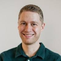 Nicolas Williamson's Instagram, Twitter & Facebook