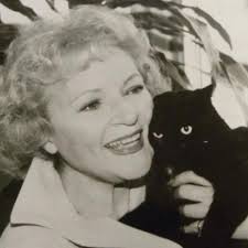 Dear amazing Cat Moms everywhere, #HappyMothersDay! In honor of this  special day, we're featuring 10 incredible female celebrities and their  feline companions. Swipe through to see the adorable duos! With Love, hugs,