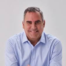 Luis Poma (@luisalepr)