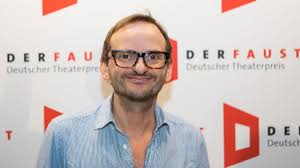 He appeared in more than fifty films since 1999. Milan Peschel Privat Wie Tickt Der Charakter Darsteller Abseits Seiner Rollen News De