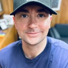 Andy Howes's Instagram, Twitter & Facebook