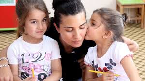Tuba büyüküstün ve sevgilisi umut evigen'in plajdaki samimi görüntüleri büyüküstün'ün ailesini kızdırdı. Tuba Buyukustun Kizlari Icin Karar Verdi Magazin Haberleri