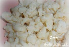 Perkelt vychádza z maďarskej kuchyne, je to jedlo podobné gulášu. Halusky Recept