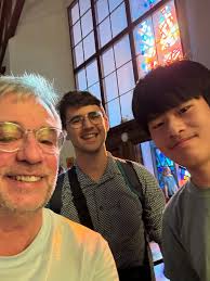 Bearcat friends reconnect at concert event