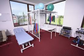 Hernia de disc este o boală modernă, care apare şi pentru că oamenii au ajuns să stea foarte mult la birou. Recuperare Medicala Pentru Hernia De Disc Solutii Reale