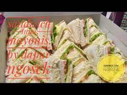 This is a really great tuna salad recipe i got from a friend who used it in her catering service business many years ago. Cara Membuat Sandwich Tuna Mayo Sesuai Untuk Berniaga Tips Rahsia Dikongsikan Bersama Youtube