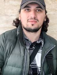 Rivalul" lui Carla's Dreams a ajuns să cânte pe strazile din Iași. Câți lei  câștigă într-o zi