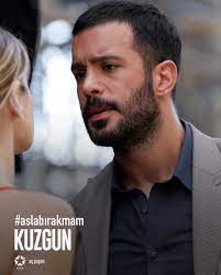Kuzgun tuzağa düşürülerek şehit edilen polis babasının intikamını almak için 20 yıl bekleyen bir adama dila ise yıllar sonra kuzgun ile tekrar karşılaşarak hayatı değişen başarılı bir avukata hayat. Baris Arduc Dunyasi On Twitter Kuzgun 18 Bolum Etiketi Aynaninsirri Kuzgun Yeni Bolumuyle Bu Aksam 20 00 De Startv De Barisarduc Kuzgun