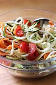 Spaghettis De Courgettes Carottes En Salade Vegan Cru Spaghetti De Courgette Courgette Carotte Spaghetti Recette
