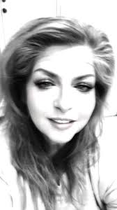 #fyp #watchthis #loveyourself #bekind #italianwoman #browneyedgirl  #shealady #tomjones