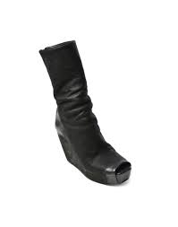 Chepi could be called upon by the pawwaw or medicine person, to destroy an enemy as an avenging entity. Shoes Chepi Mat Tlc2397 Black District 75 Deas S N C