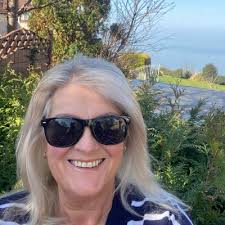 Who would have thought it?! 🤔 That little old me could step away from her… 