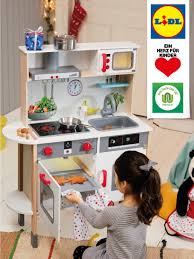 Perfekt für den wald oder natur themen schlafzimmer. Lidl Unterstutzt Ein Herz Fur Kinder Durch Den Verkauf Von Nachhaltigem Holzspielzeug Presseportal