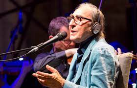 La famiglia di battiato ha reso noto che il classe si è spento questa mattina alle 5.30 nella sua residenza di milo e che i funerali avverranno in forma. Xcjye76hmh0ksm