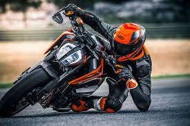 Ktm has left no stone unturned to made it appealing for the drivers who love racing stunts and long rides on weekends. Ktm 790 Duke India Launch Price Engine Specs Features Top Speed