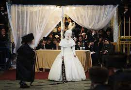 Ultra Orthodox Jewish Bride Hannah Batya Penet Dances With Her Relative During A Wedding Ceremony In Jerusalem Early Morni Jewish Wedding Jewish Bride Wedding