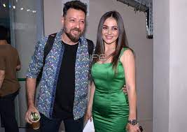 Η αγγελική δαλιάνη πήρε εξιτήριο. Aggelikh Dalianh Chic Emfanish Me Ton Syzygo Ths Se Bradinh E3odo