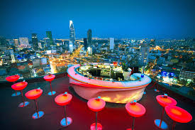 Broken shaker is a rooftop bar on top of the freehand hotel in kips bay. 7 Amazing Rooftop Bars In District 1 Hcmc Saigon Expat Services