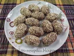 Biskuit pisang ini memiliki tektur yang padat dan rasa yang manis dengan tambahan coklat yang lezat. Resepi Biskut Bersalut Nestum Pawtaste Com