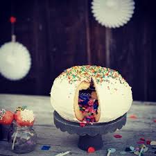 A Candy Filled Cake Found On Thefancy Pinata Cake Pinata Cake Recipe Candy Filled Cake