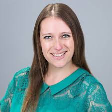 Alicia Earls's Instagram, Twitter & Facebook