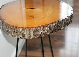 How To Make A Gorgeous Diy Resin Wood Table With A Live Edge In 2020 Resin Diy Wood Slices Wood Resin Table