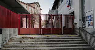 Photo Grenoble. Le collège-lycée Stendhal évacué après l'intrusion d'un ...