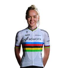 Anna van der breggen eliminates 12 riders from the giro d'italia donne. Anna Van Der Breggen