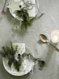 Art De La Table Deco Vaisselle Noel Holiday Table Settings Christmas Table Settings Eucalyptus Table Setting