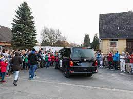 Ein dutzend handwerker packen an. Rtl2 Doku Soap Zuhause Im Gluck Renoviert Haus In Seelze Velber