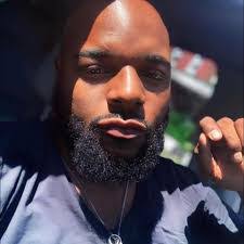 Julian Bonner's Instagram, Twitter & Facebook