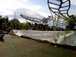 Salah satu contohnya yaitu sistem keamanan pada pintu gerbang komplek perumahan. Tenda Dibongkar Warga Blokir Pintu Gerbang Perumahan Knv Surya