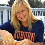 Lorie Leath's Instagram, Twitter & Facebook