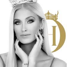 Victoria Duke's Instagram, Twitter & Facebook