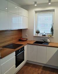 Minimalistyczna Biala Kuchnia Szukaj W Google Modern Kitchen Cabinet Design Kitchen Design Small