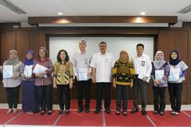 Auditing adalah suatu proses identifikasi masalah, analisis, dan evaluasi auditor independen adalah seorang auditor professional yang memberikan jasa kepada masyarakat luas, terutama pada bidang audit terhadap laporan. Laporan Audit Kearsipan Internal Di Lingkungan Kementerian Sekretariat Negara Indovoices