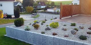Allerdings sollten gartenbesitzer neben der sicherheit und optik noch. Mauerbau Sichtschutz Gartner Gartengestaltung Augsburg