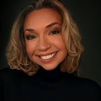 Jen Lacey's Instagram, Twitter & Facebook