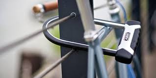 Learn about the classifications for combination locks and go inside a combination lock. How To Pick A Bicycle Lock 5 Helpful Methods Bike Hacks