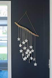 Crafts for teens to make crafts to do crafts for kids arts and crafts easy crafts creative crafts kids diy decor crafts upcycled crafts. Deko Fur Weihnachten Sternenmobile An Einem Ast Mehr Wall Hanging Crafts Christmas Diy Boho Wall Hanging