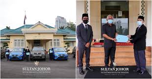 The sultan of johor sultan ibrahim sultan iskandar has been getting all the limelight on social media recently. Sultan Of Johor Donates New Cars To Hsa Director And Staff As Appreciation For Their Service World Of Buzz