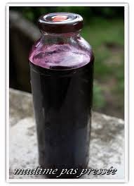 Sirop De Mure Maison Le Carnet De Recette De Madame Pas Pressee Sirop De Mures Sirop Fait Maison Sirop