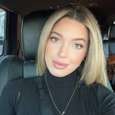 Susan Brookman's Instagram, Twitter & Facebook