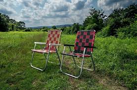 A slight tilt angle at the back of the chair enables you to have a comfortable rest. A Brief History Of The Aluminum Webbed Lawn Chair Valet