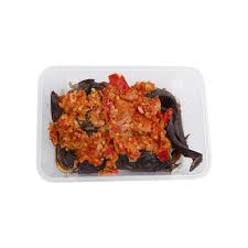 Balado sauce is made by stir frying ground red hot chili pepper with other spices including garlic, shallot, tomato and key lime juice in coconut or palm oil. Jual Lele Balado 300 Gr Online Maret 2021 Blibli