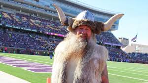 Plug in your smartphone, laptop, or mp3 player and your loud mouth mascot will. Ragnar Trades Viking Helmet For Cheesehead Minnesota Vikings Blog Espn